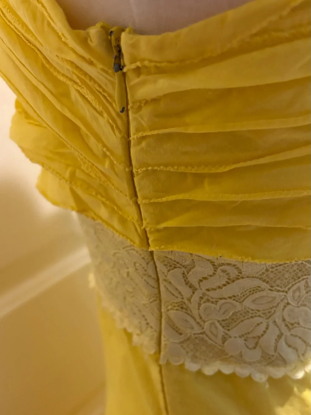 Vintage Yellow Lace-Trim Midi Dress with Spaghetti Straps